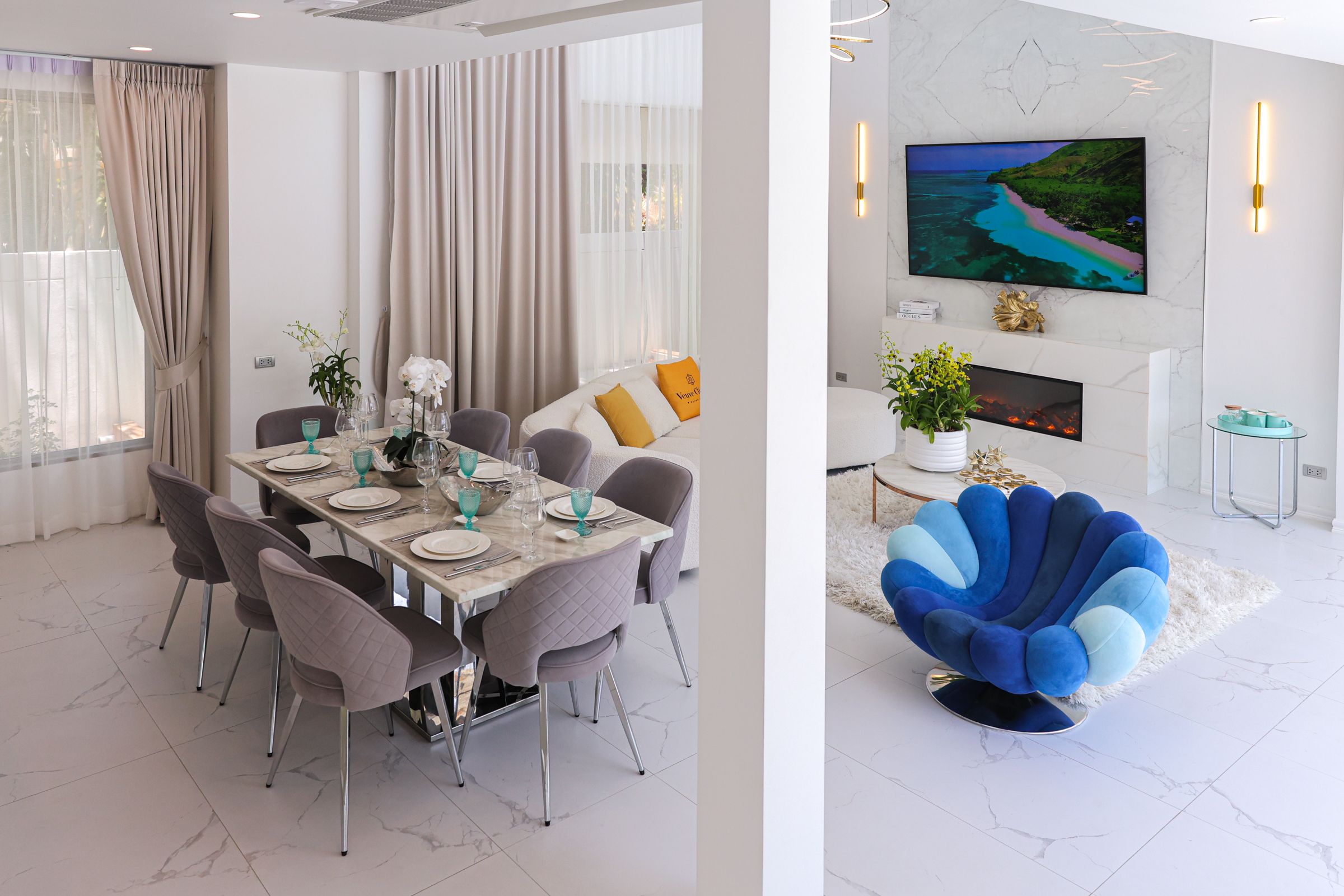 Chom Tawan Beachfront 12
