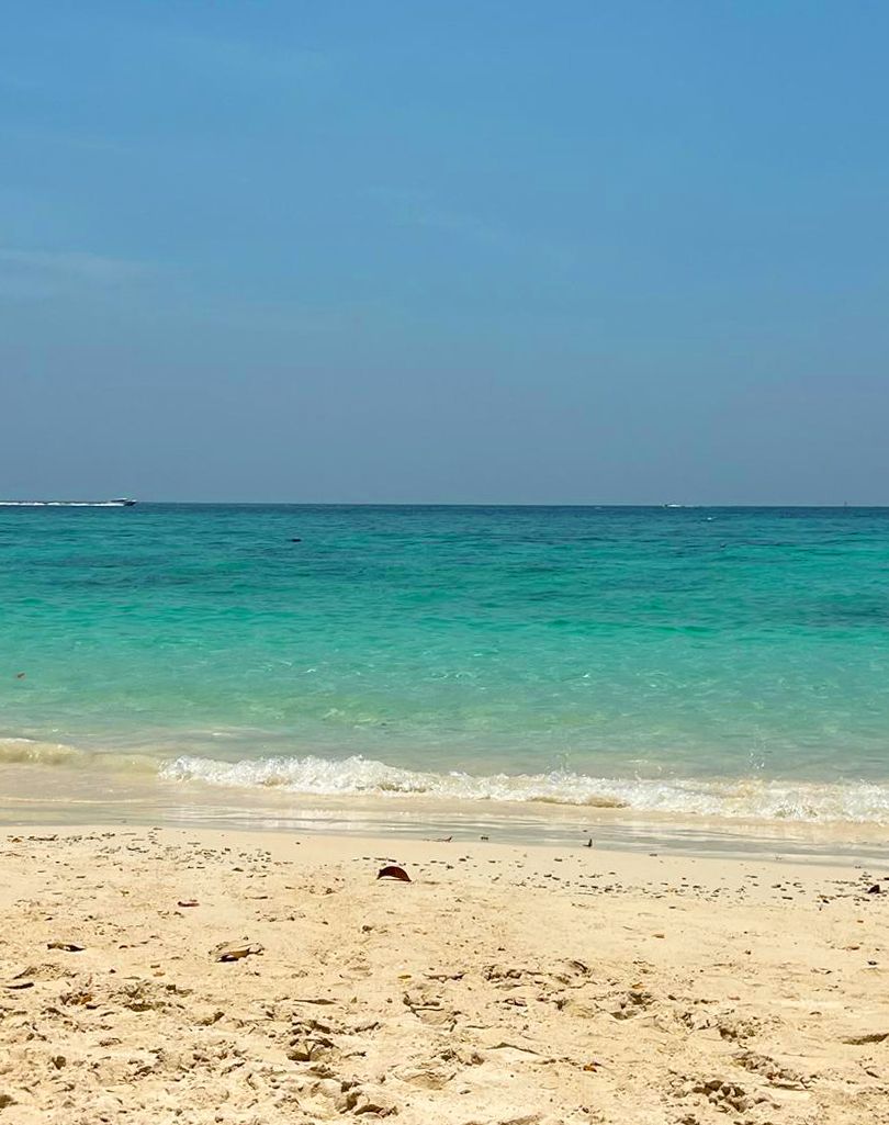 Chom Tawan Beachfront 80