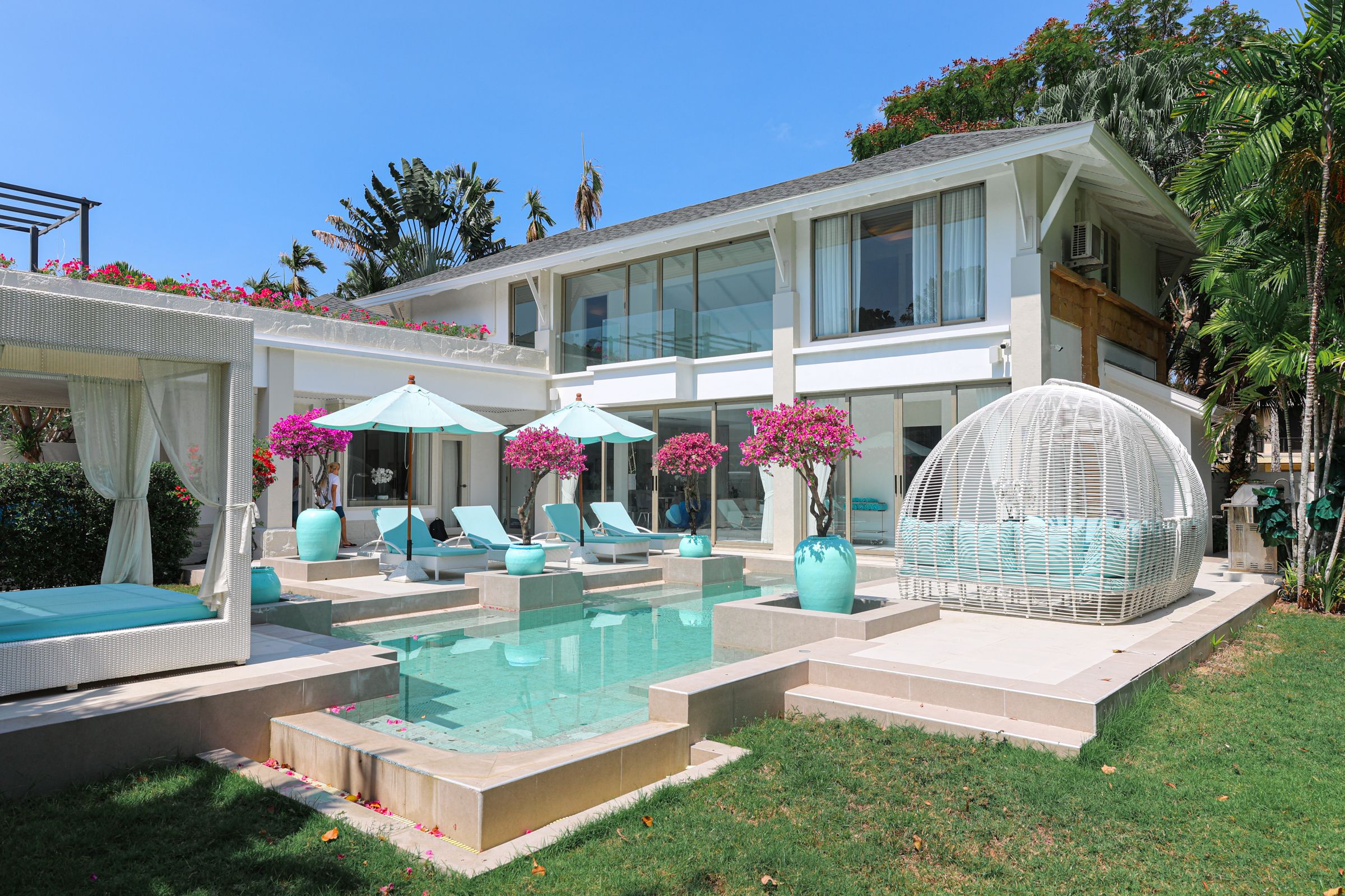 Chom Tawan Beachfront 9