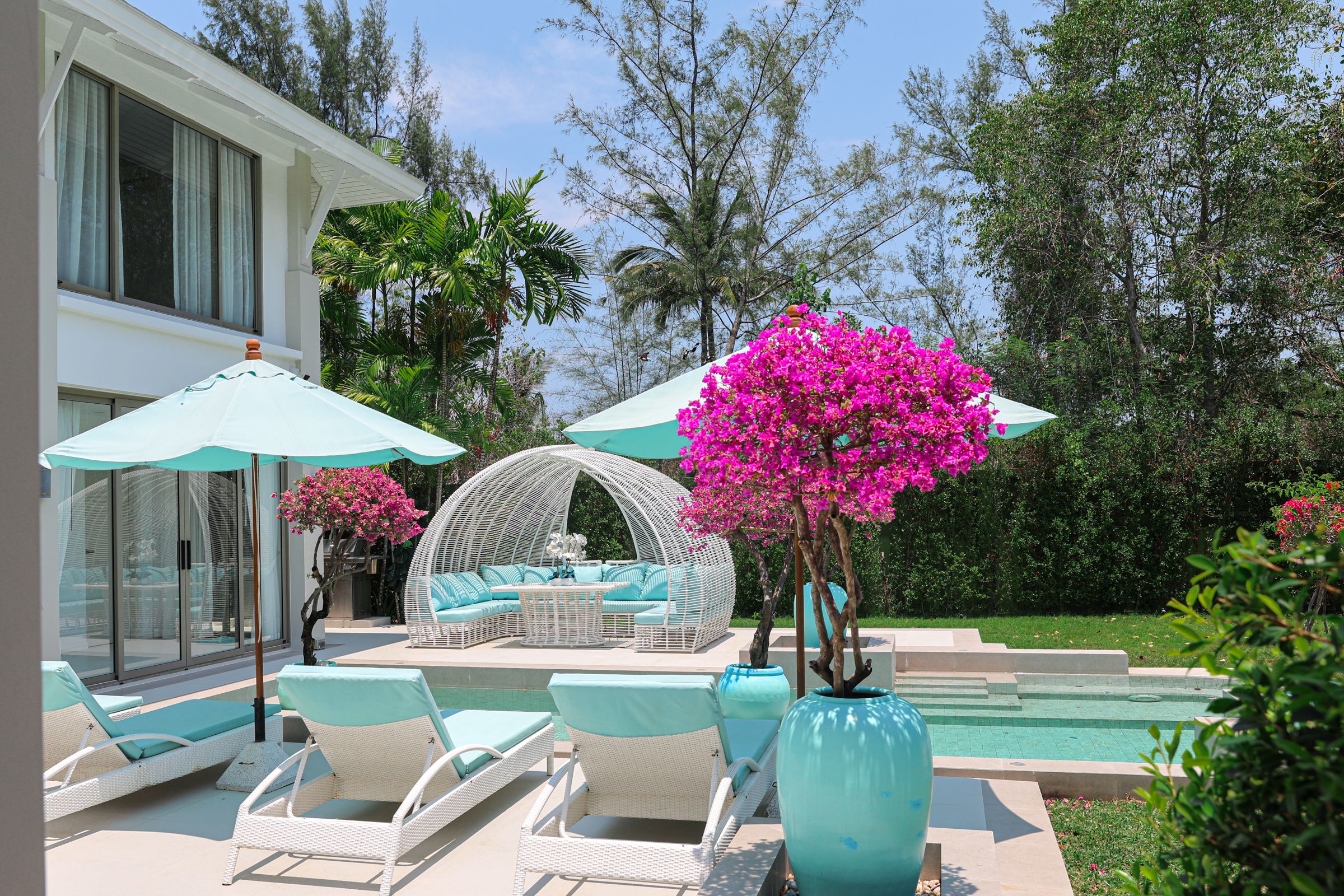 Chom Tawan Beachfront 8