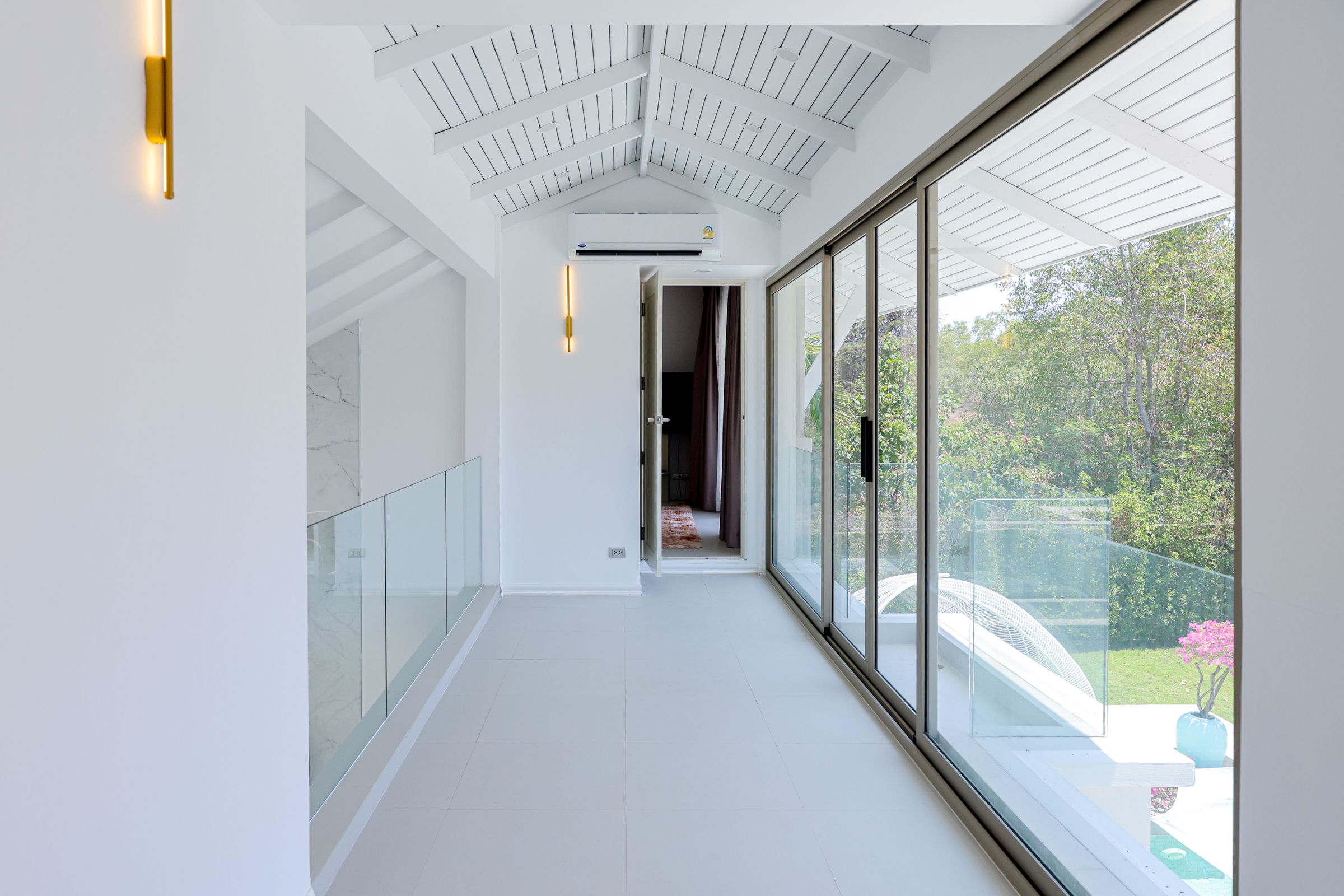 Chom Tawan Beachfront 15