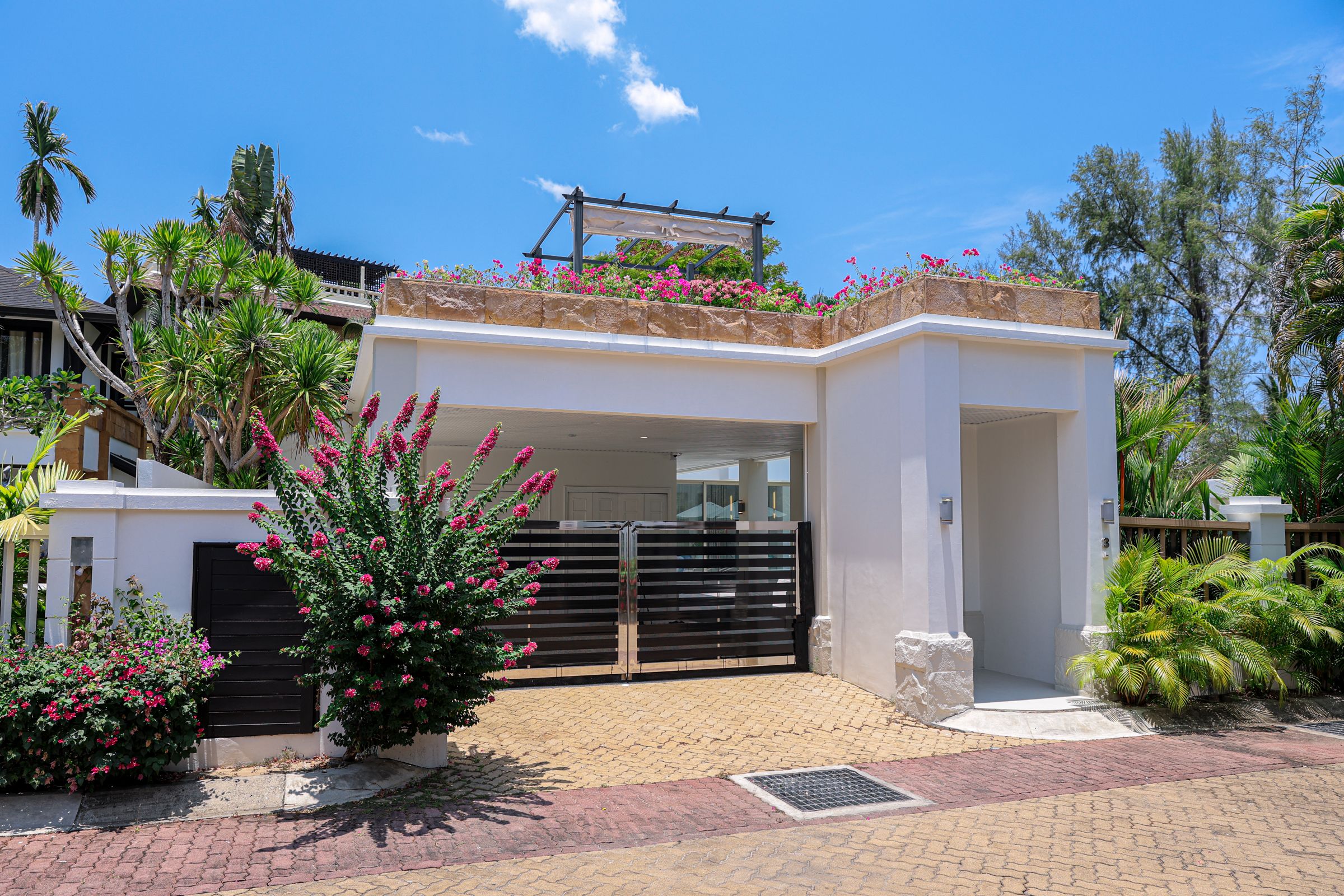 Chom Tawan Beachfront 5