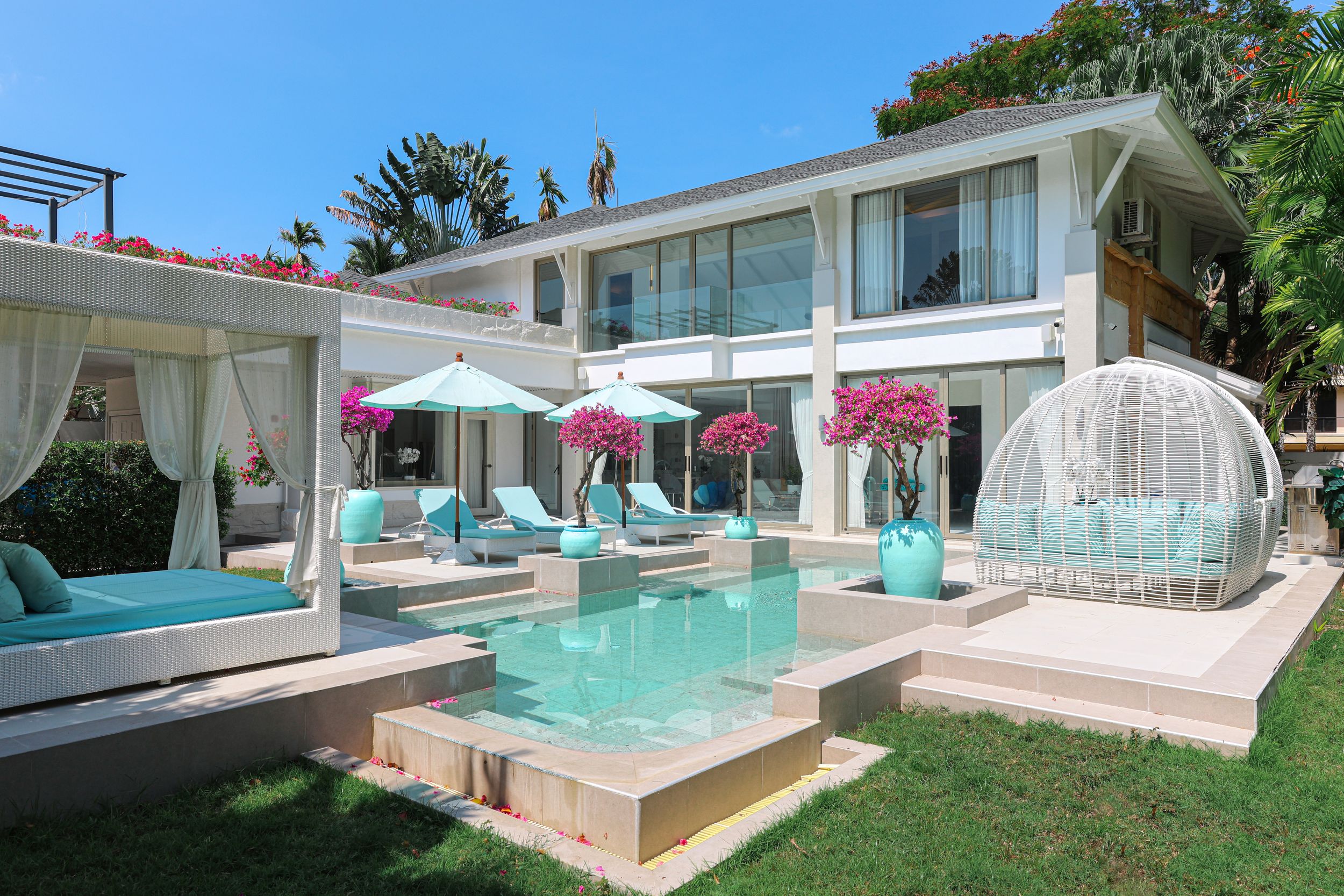 Chom Tawan Beachfront 2