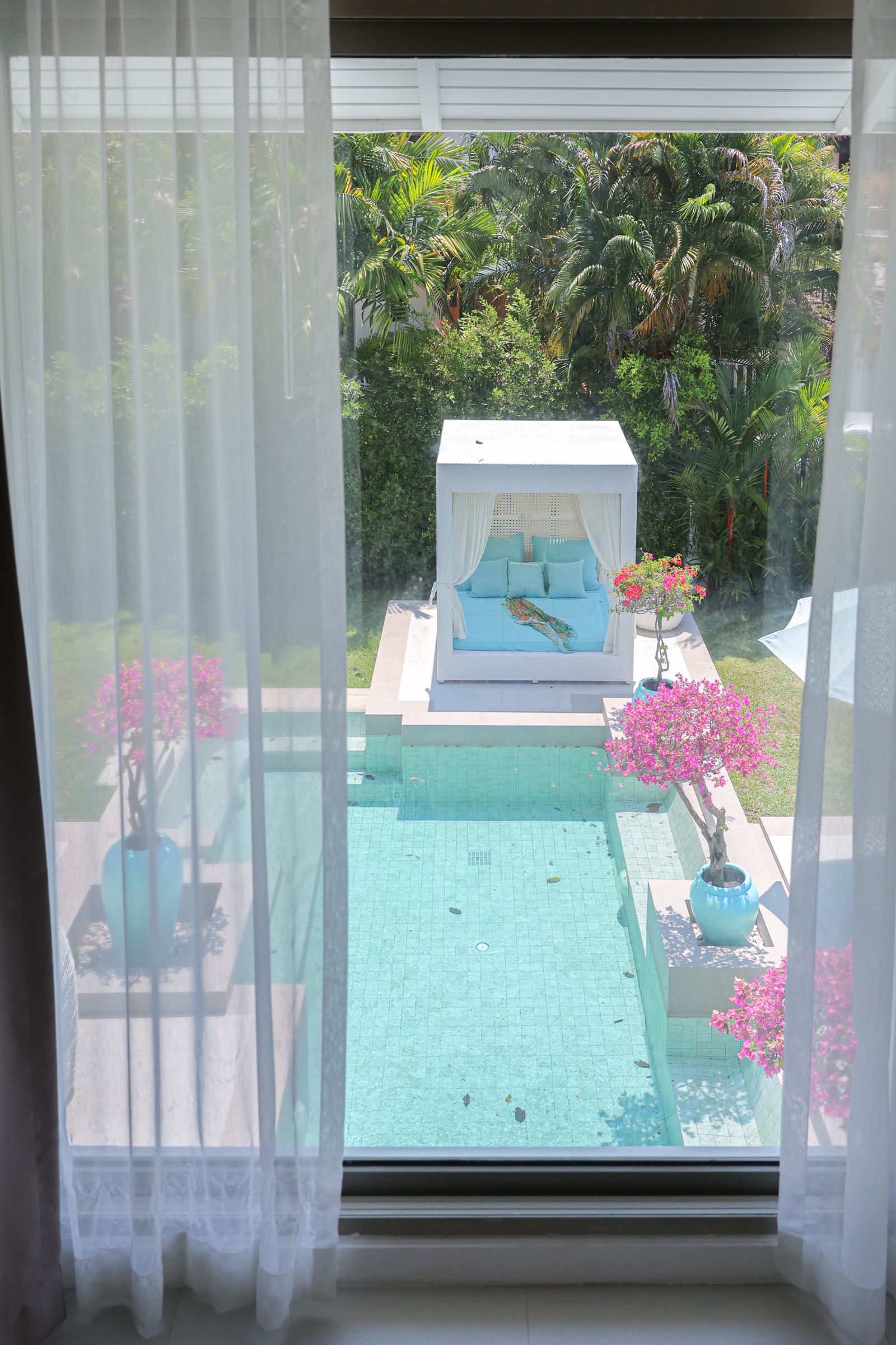 Chom Tawan Beachfront 17