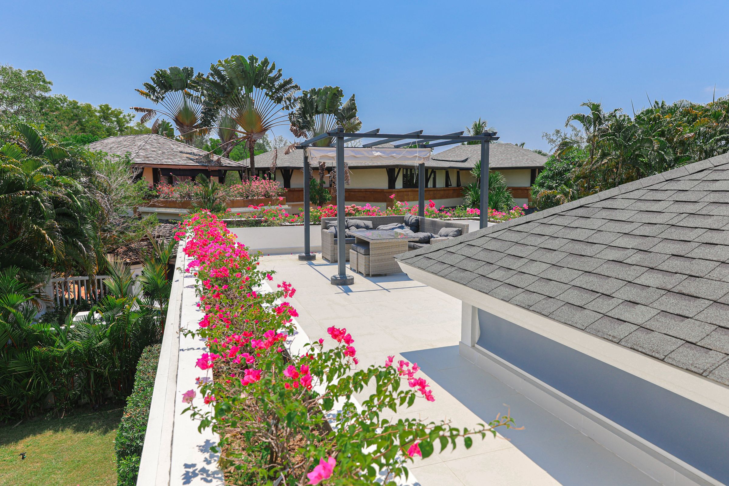 Chom Tawan Beachfront 21